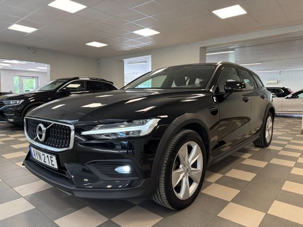 Volvo V60 Cross Country B4 AWD B-Kamera H/K Navi CarPlay Drag Advanced 197 Hk - 2021