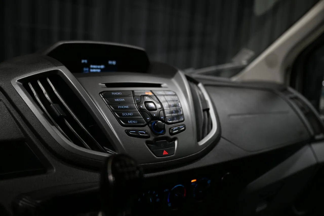 Vehicle image 21