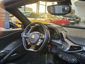 Ferrari 458 bild 17