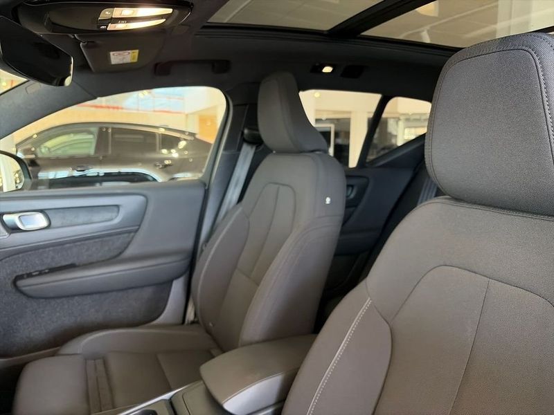 Volvo EX40 bild 10