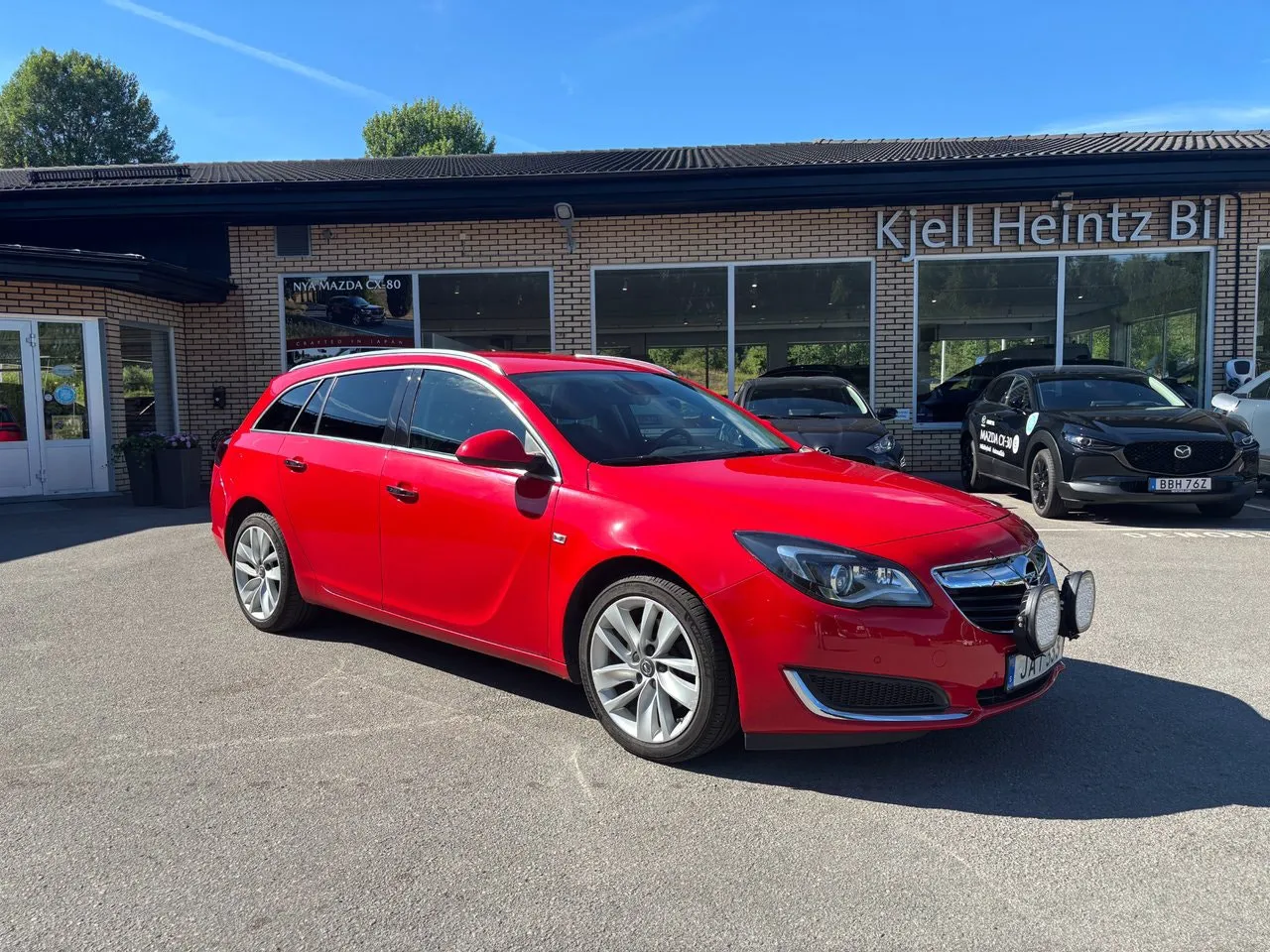 Vehicle image 6