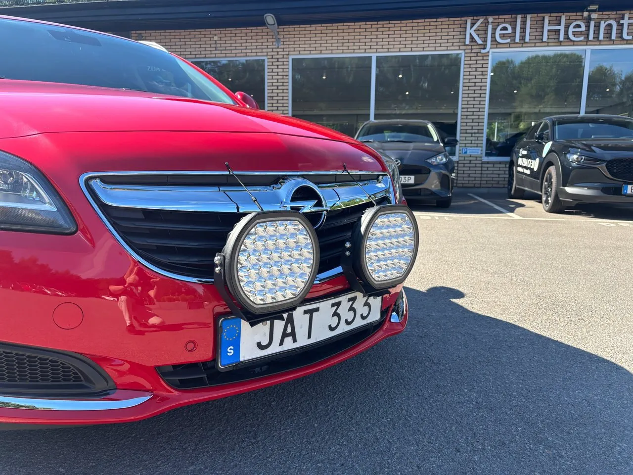 Vehicle image 8