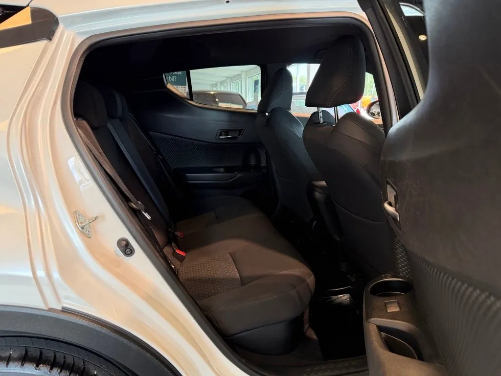 Vehicle image 21