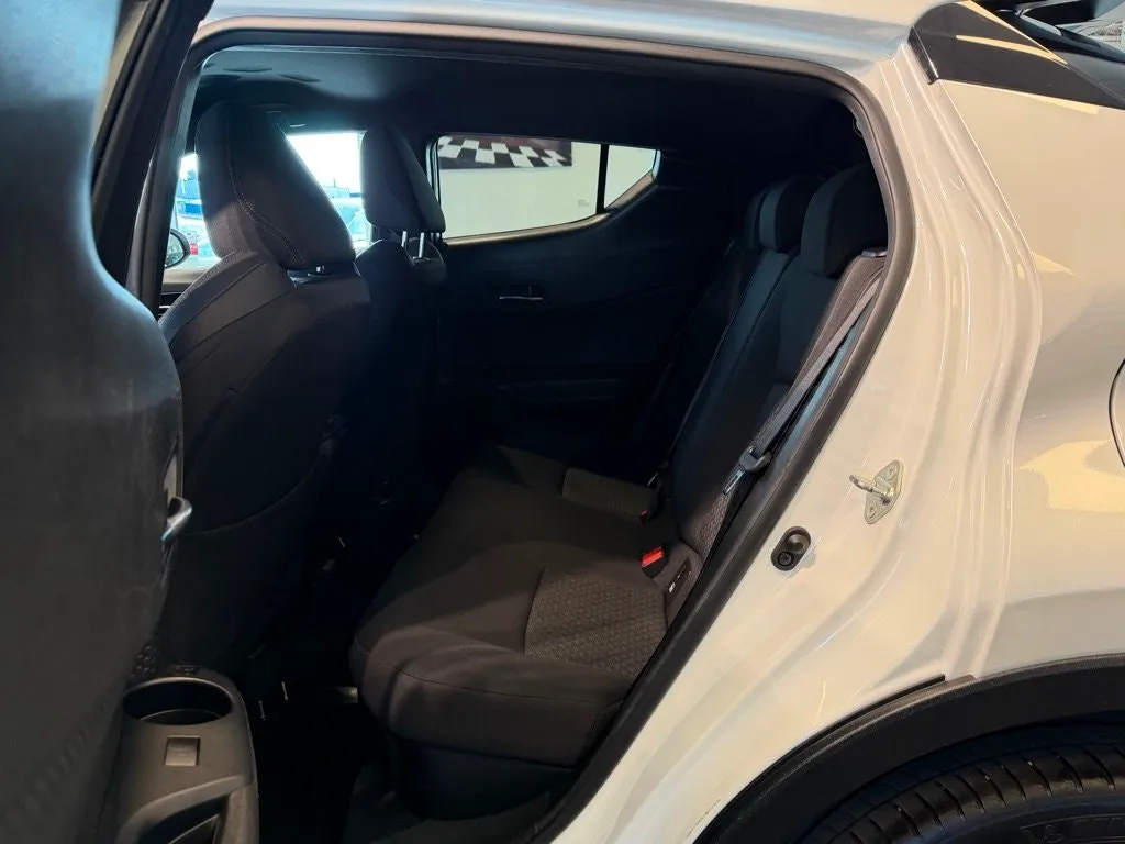 Vehicle image 22