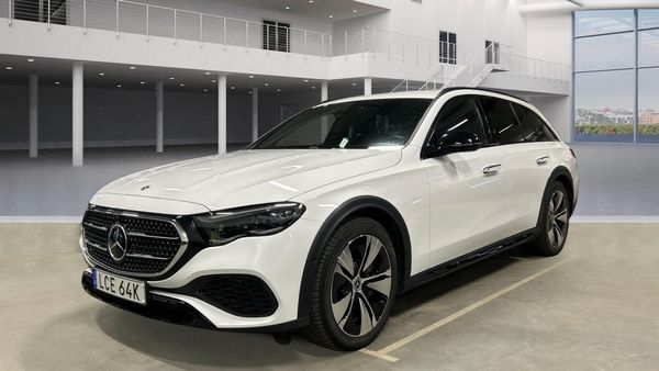 Mercedes E300 de All-Terrain Premium | Superscreen | Luftfjädring | 360 - 2026