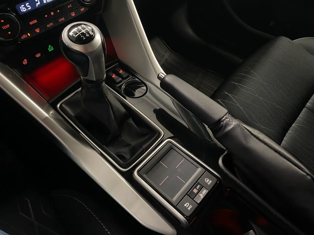 Vehicle image 14