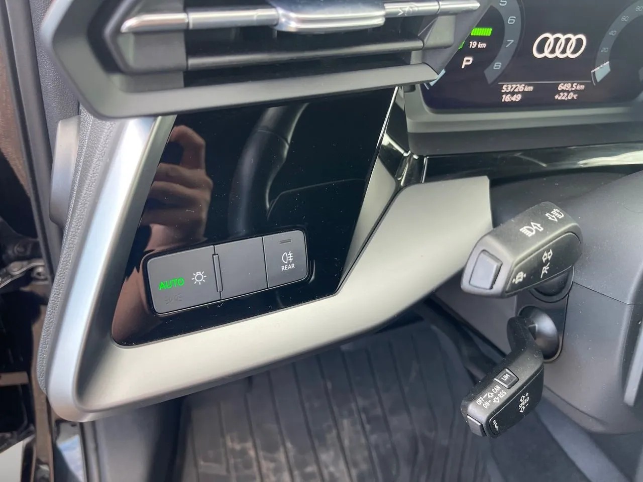 Vehicle image 22