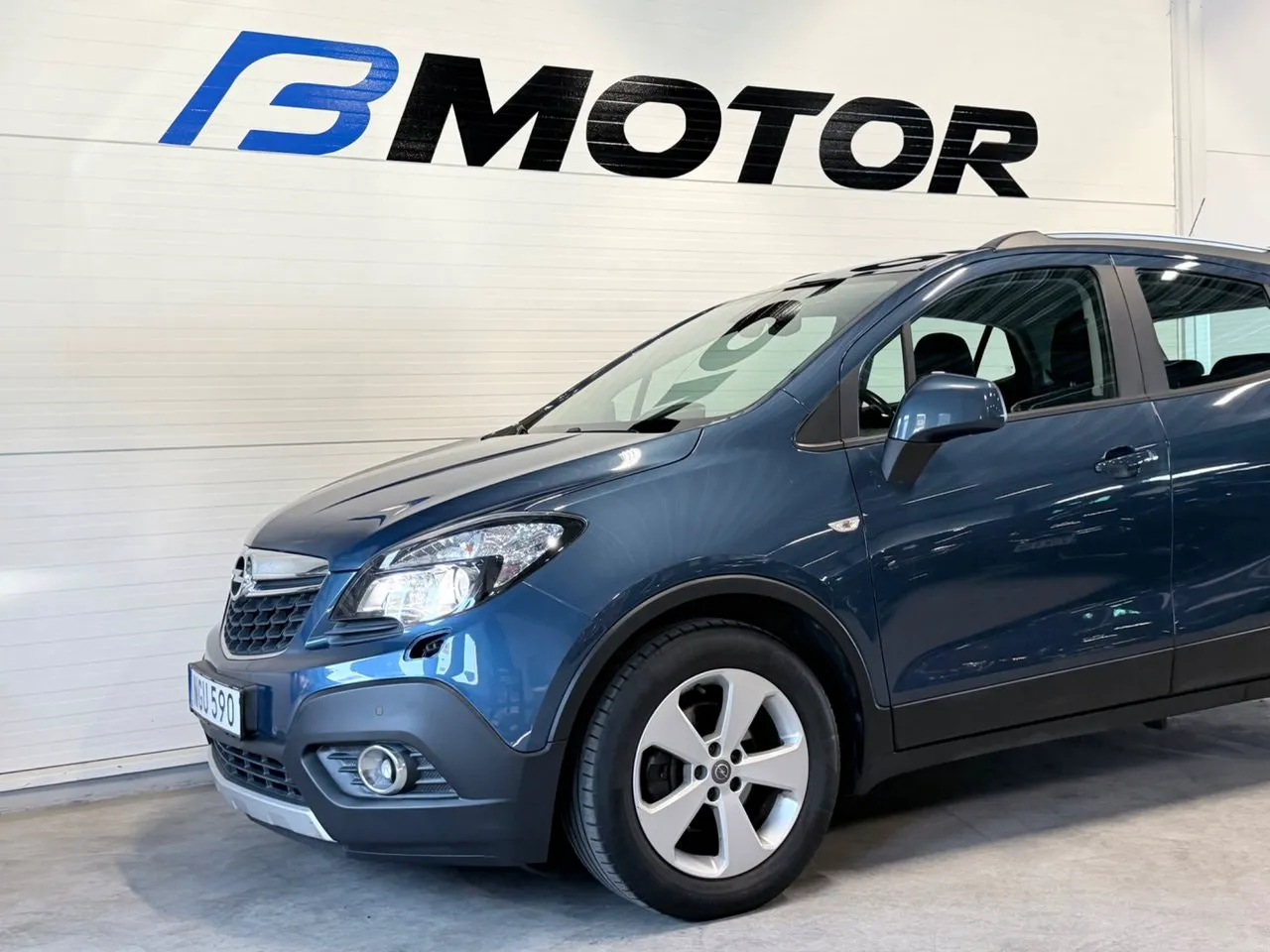 Vehicle image 5