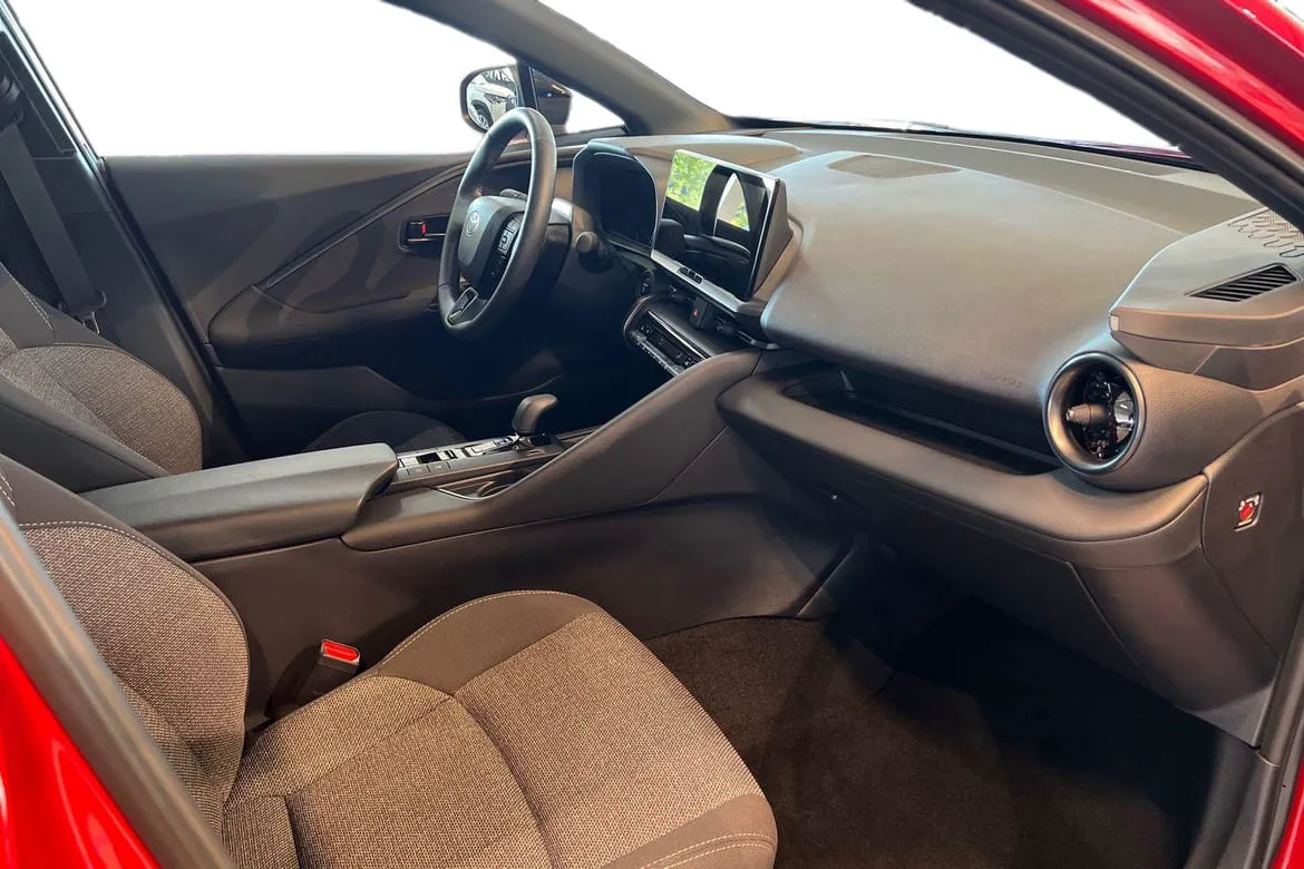 Vehicle image 5