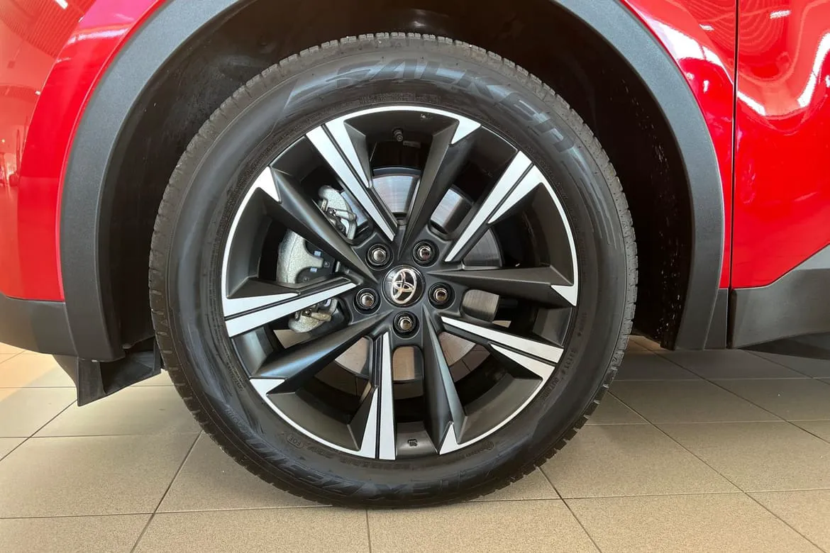 Vehicle image 14