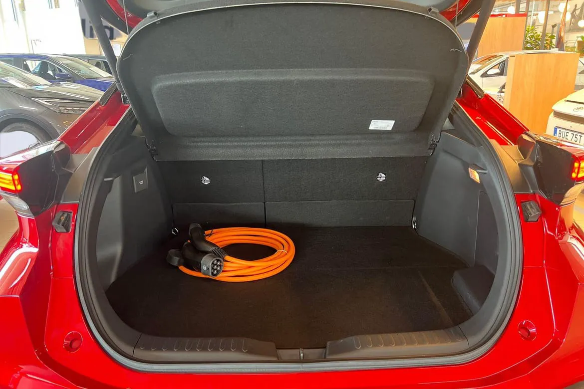Vehicle image 9