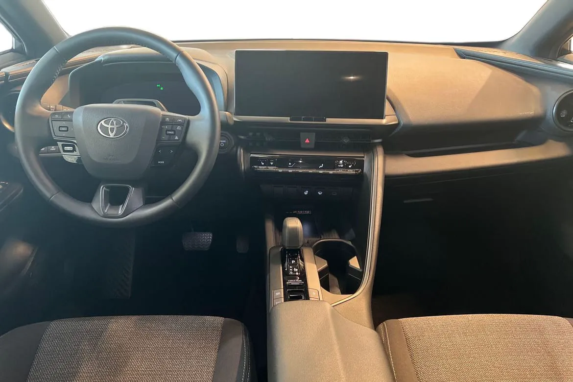 Vehicle image 7