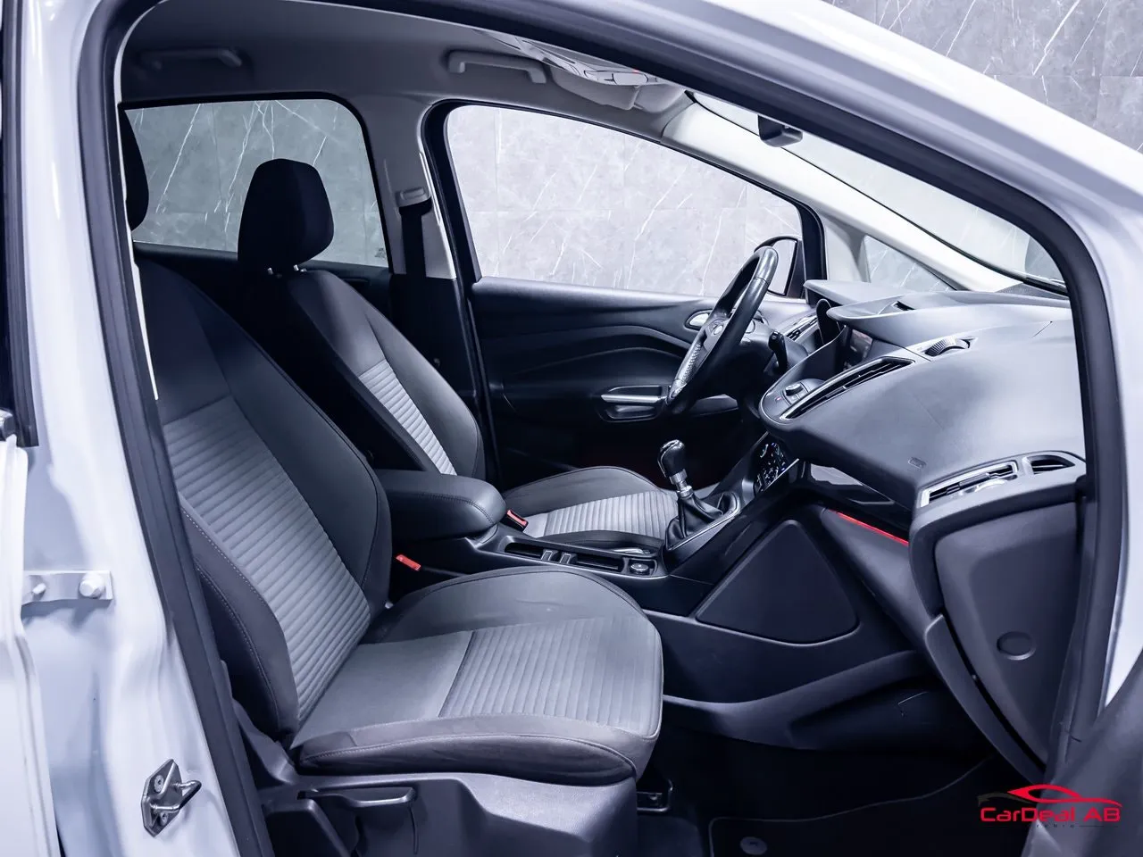 Vehicle image 14