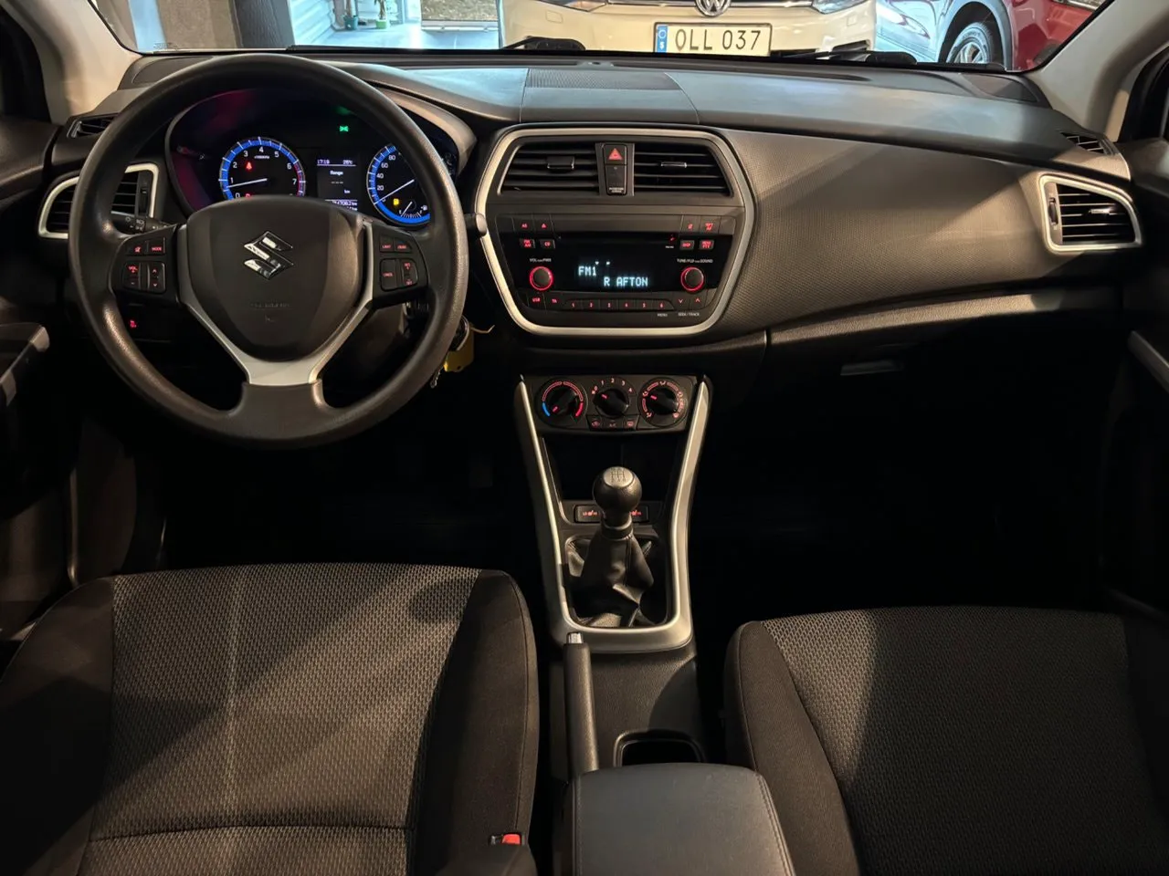 Vehicle image 5