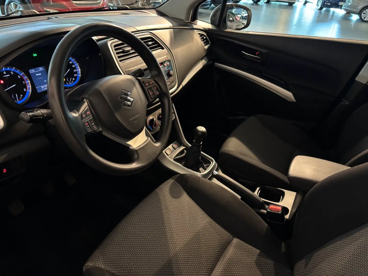 Vehicle image 4