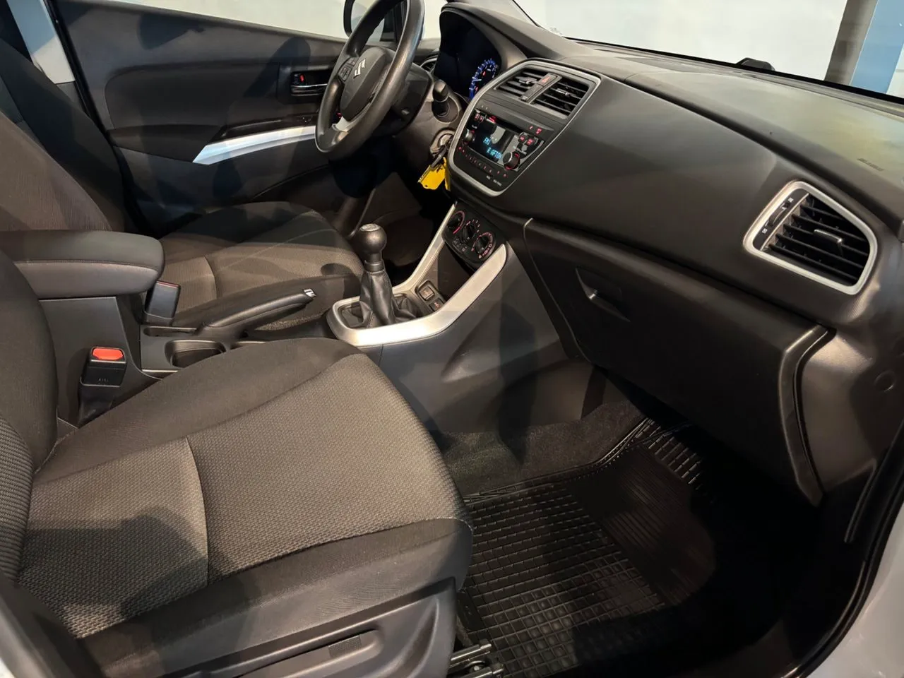 Vehicle image 6
