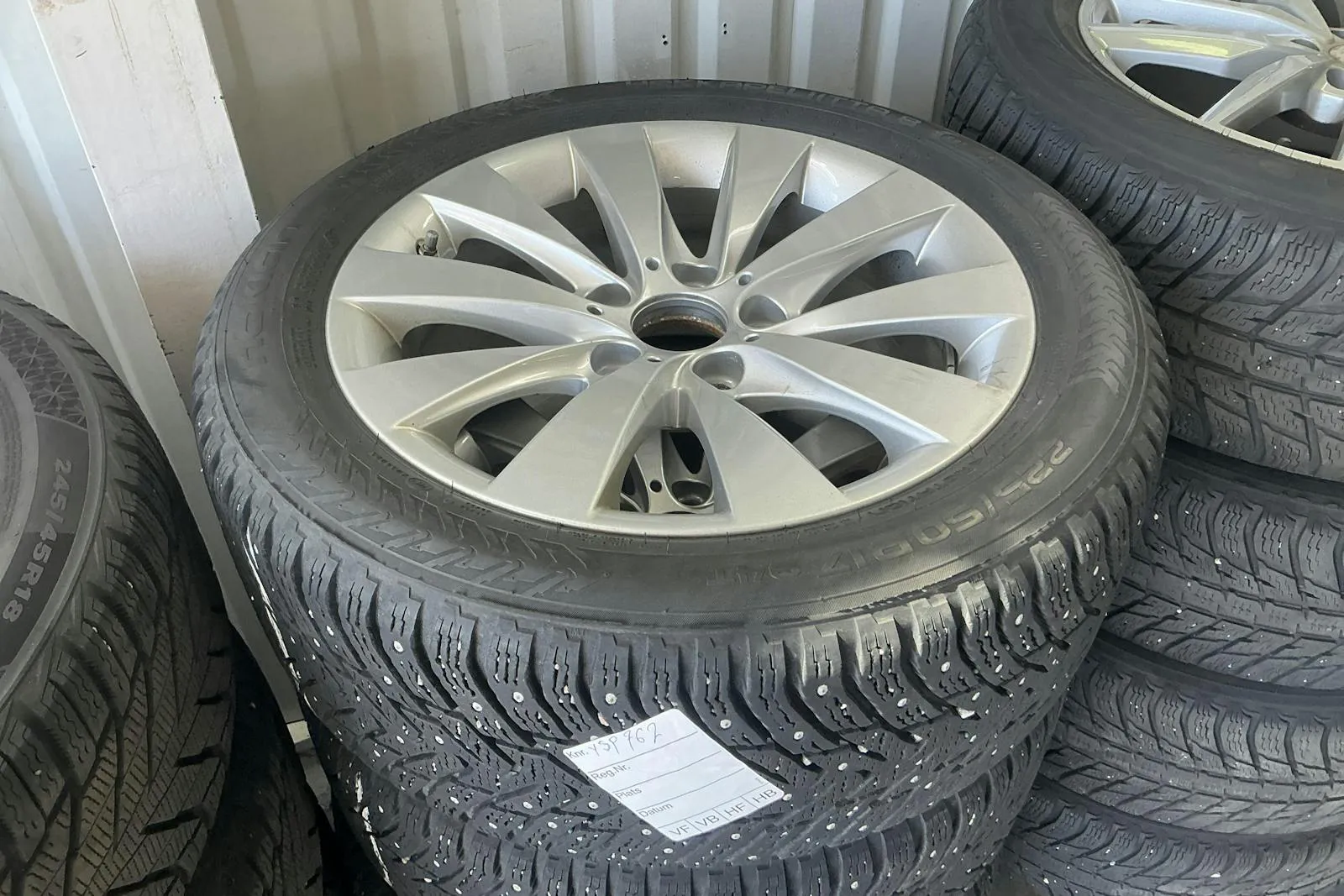 Vehicle image 14