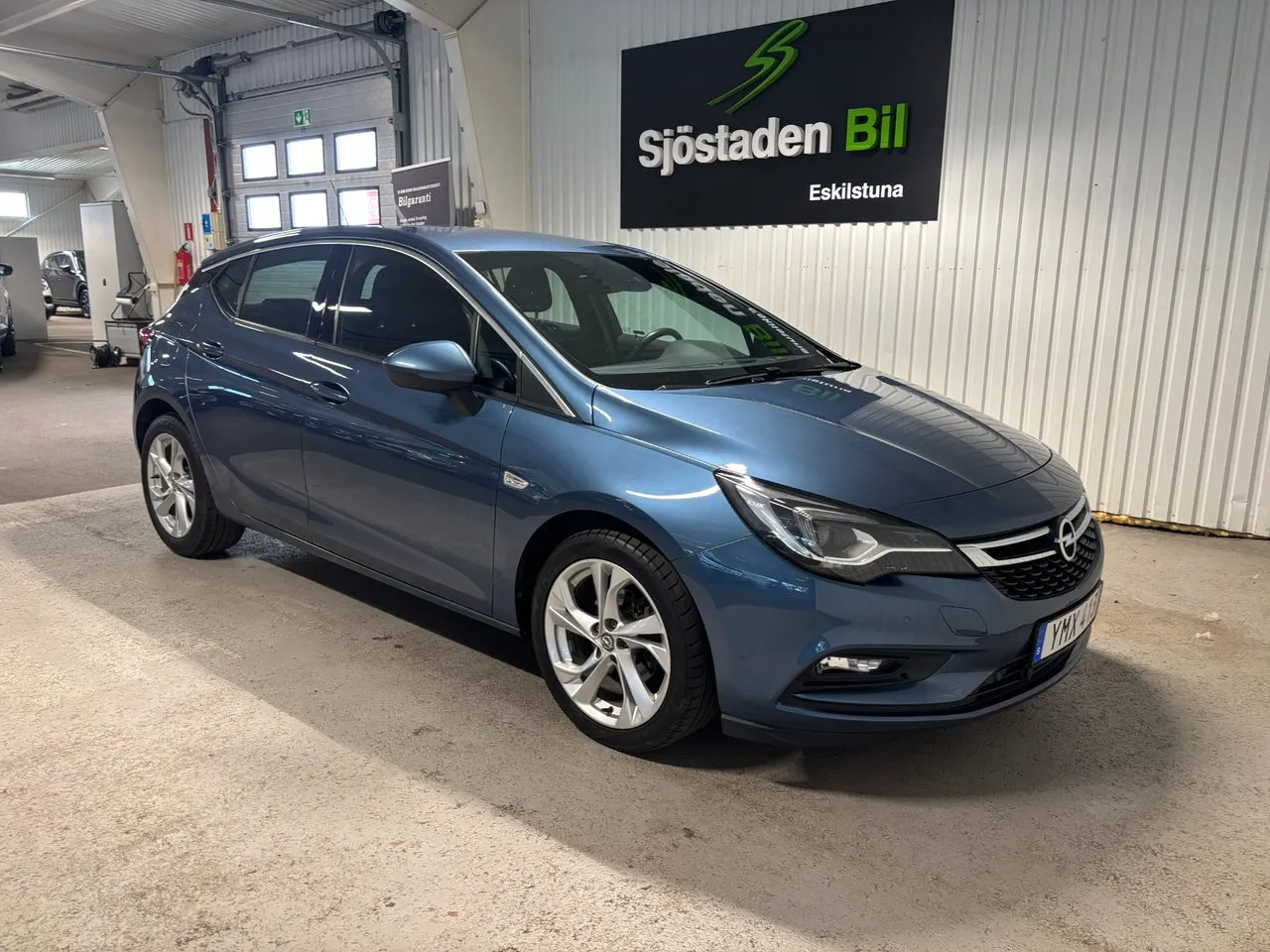 Vehicle image 5