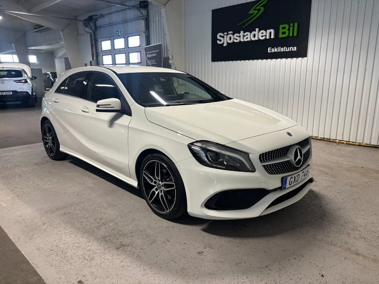 Vehicle image 5