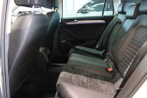 Volkswagen Passat bild 13