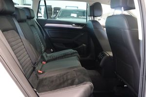 Volkswagen Passat bild 14