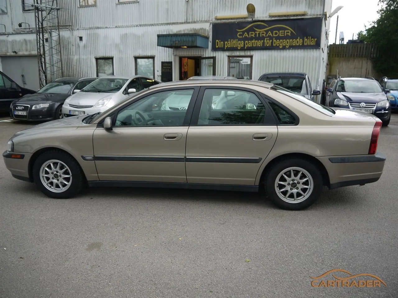 Vehicle image 7