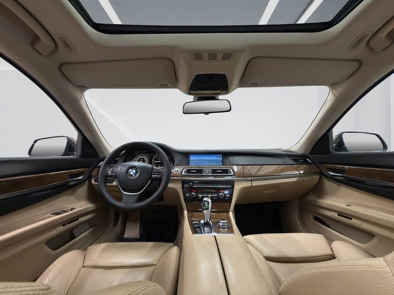BMW 740 bild 11