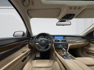 BMW 740 bild 12