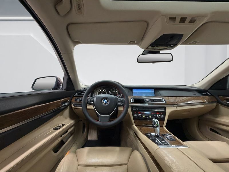 BMW 740 bild 12