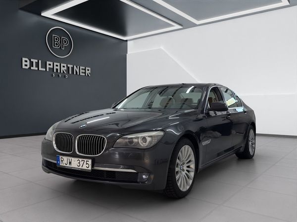 BMW 740 D xDrive Steptronic/Navi/Drag/Taklucka/Head-up/Skinn - 2011