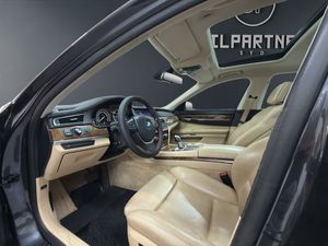 BMW 740 bild 8