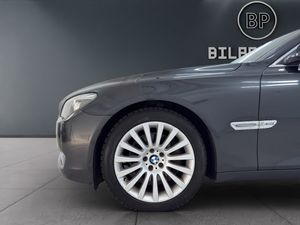 BMW 740 bild 17