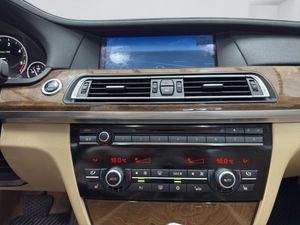 BMW 740 bild 15