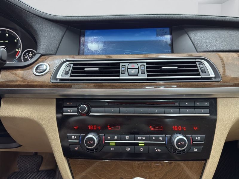 BMW 740 bild 15