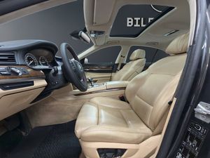 BMW 740 bild 9