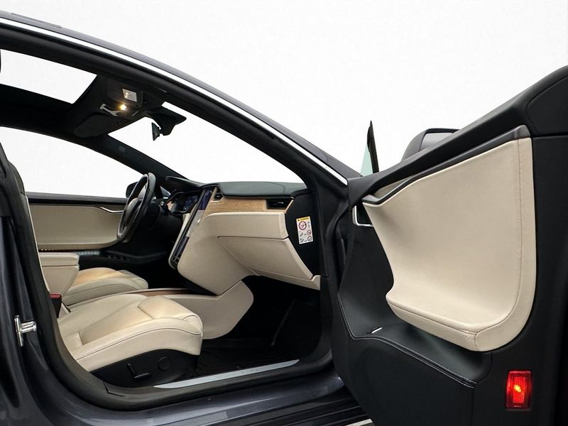 Tesla Model S bild 14