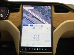 Tesla Model S bild 24