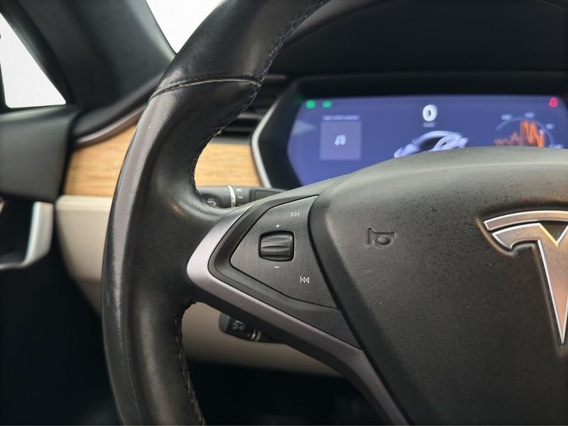 Tesla Model S bild 18