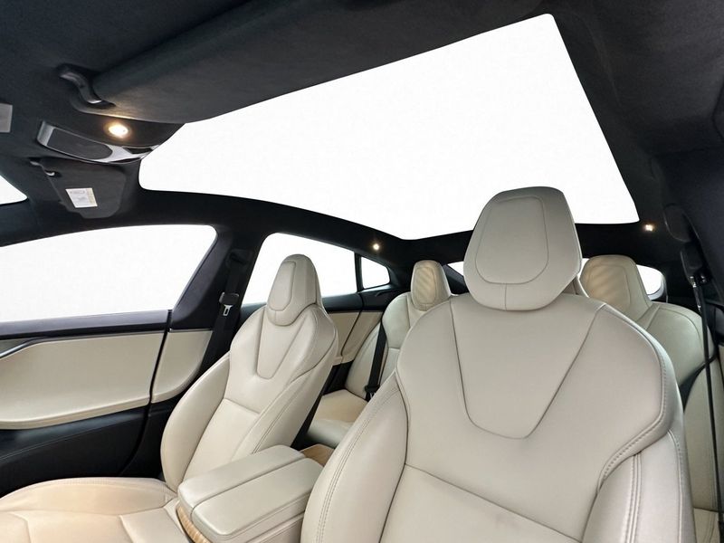 Tesla Model S bild 11