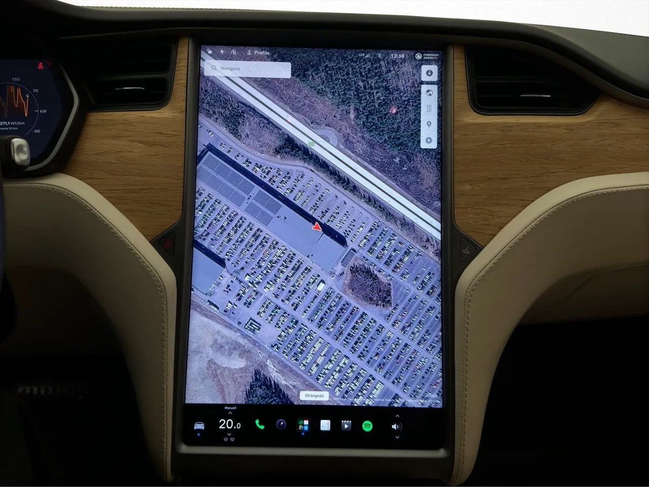 Vehicle image 21