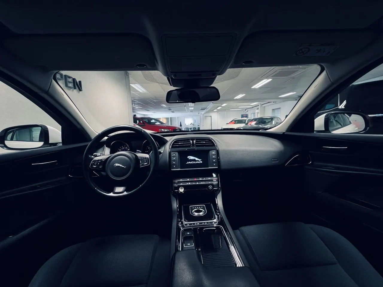 Vehicle image 7