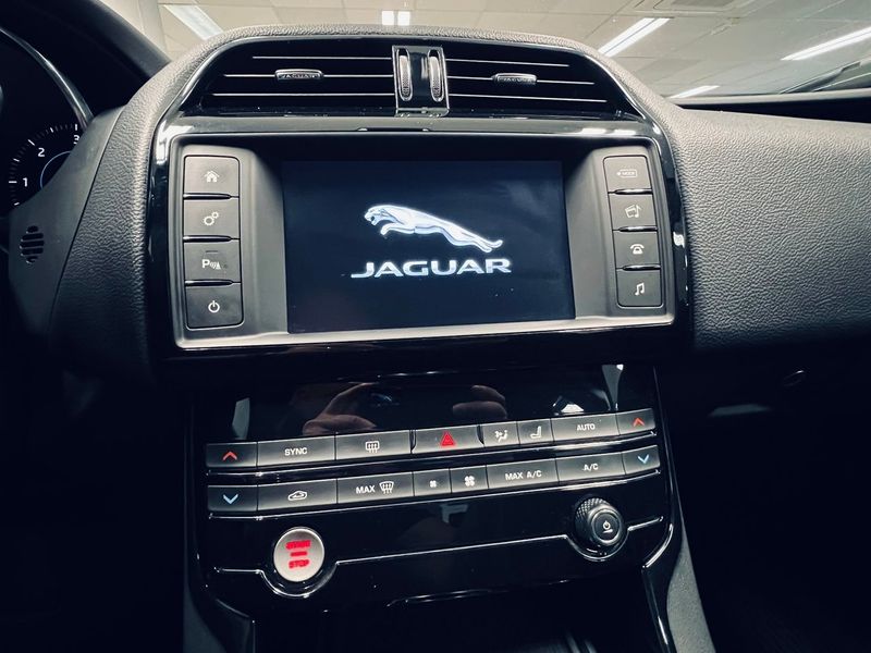 Jaguar XE bild 18