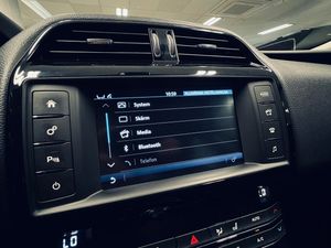 Jaguar XE bild 25
