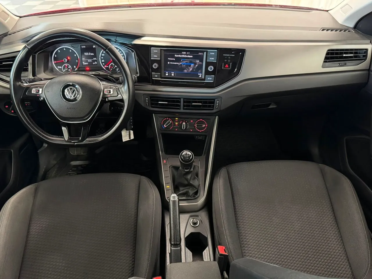 Vehicle image 21