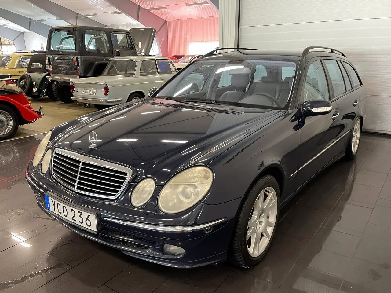 Vehicle image 5