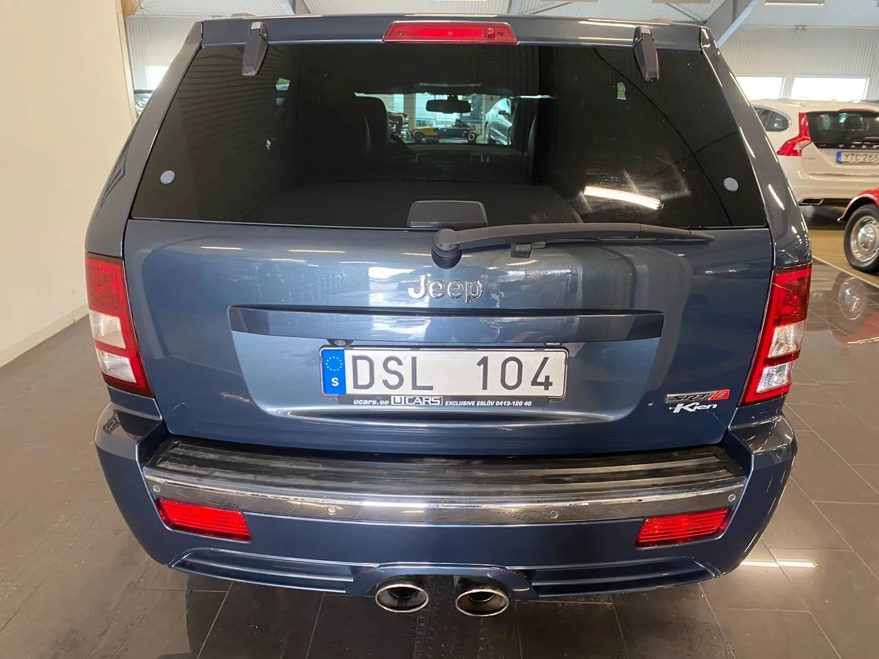 Vehicle image 5