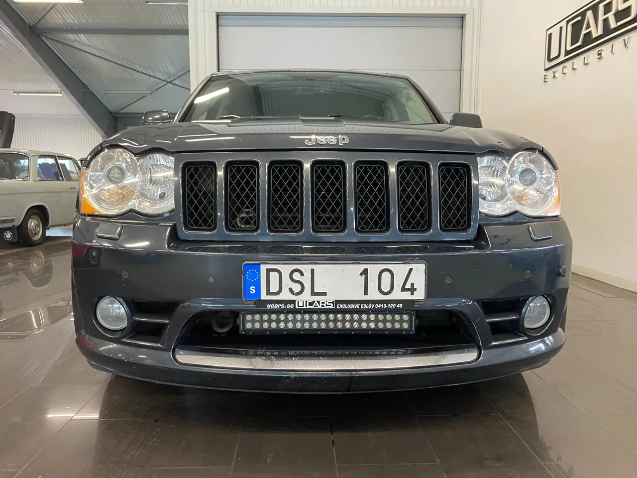 Vehicle image 7