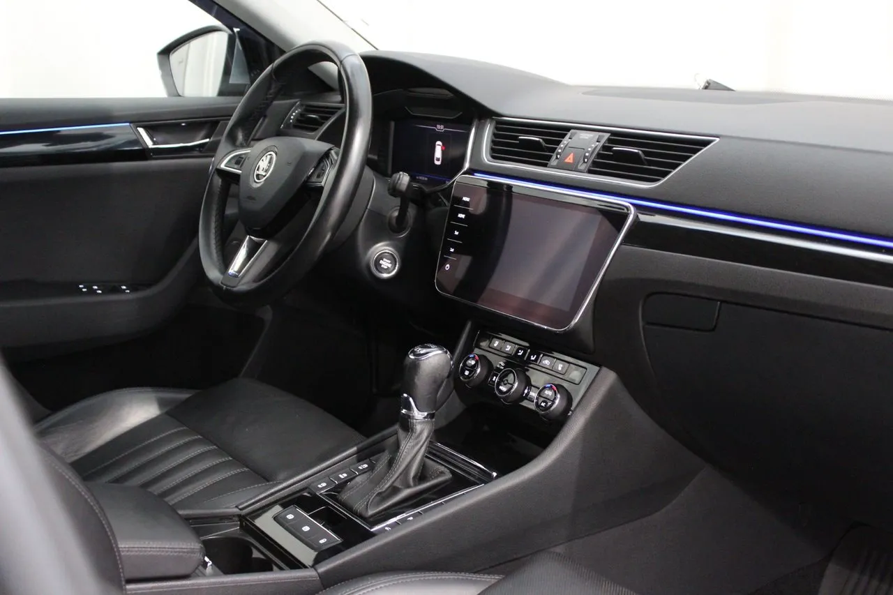 Vehicle image 20