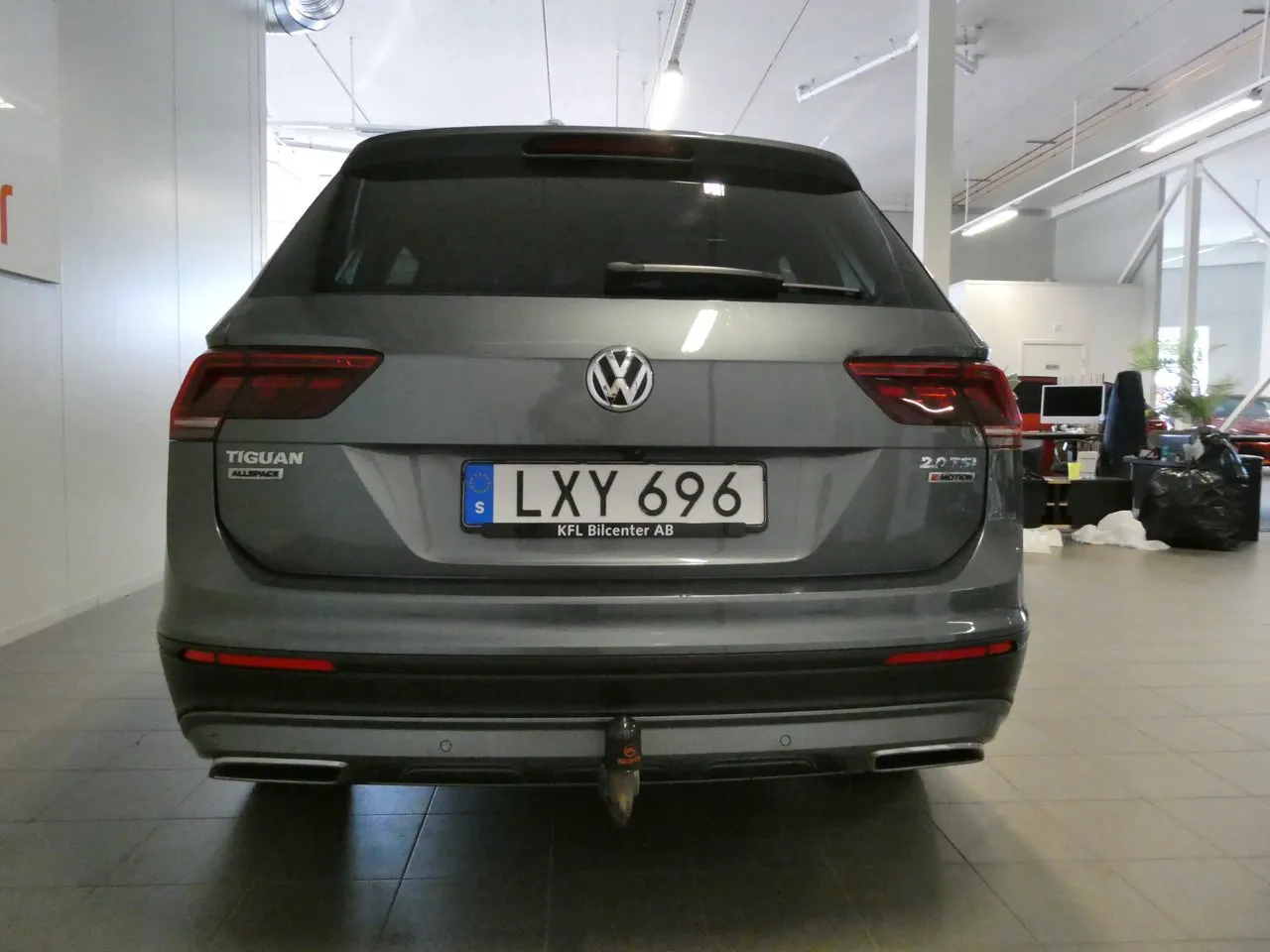 Vehicle image 6