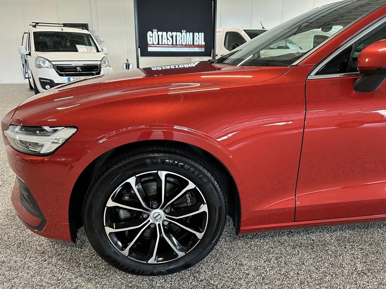 Vehicle image 9